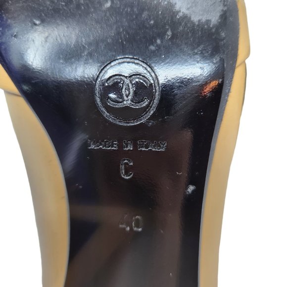 CHANEL Pumps Lambskin Cap Toe Black Metal Chanel Logo on Toe Women's Size EU 38 - Picture 12 of 15